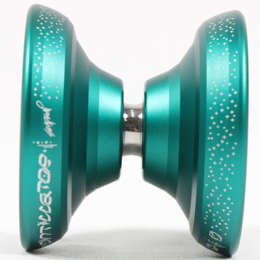C3yoyodesign Scintillator Yo-Yo - Fingerspin - Simpson Wong Signature YoYo β view 4
