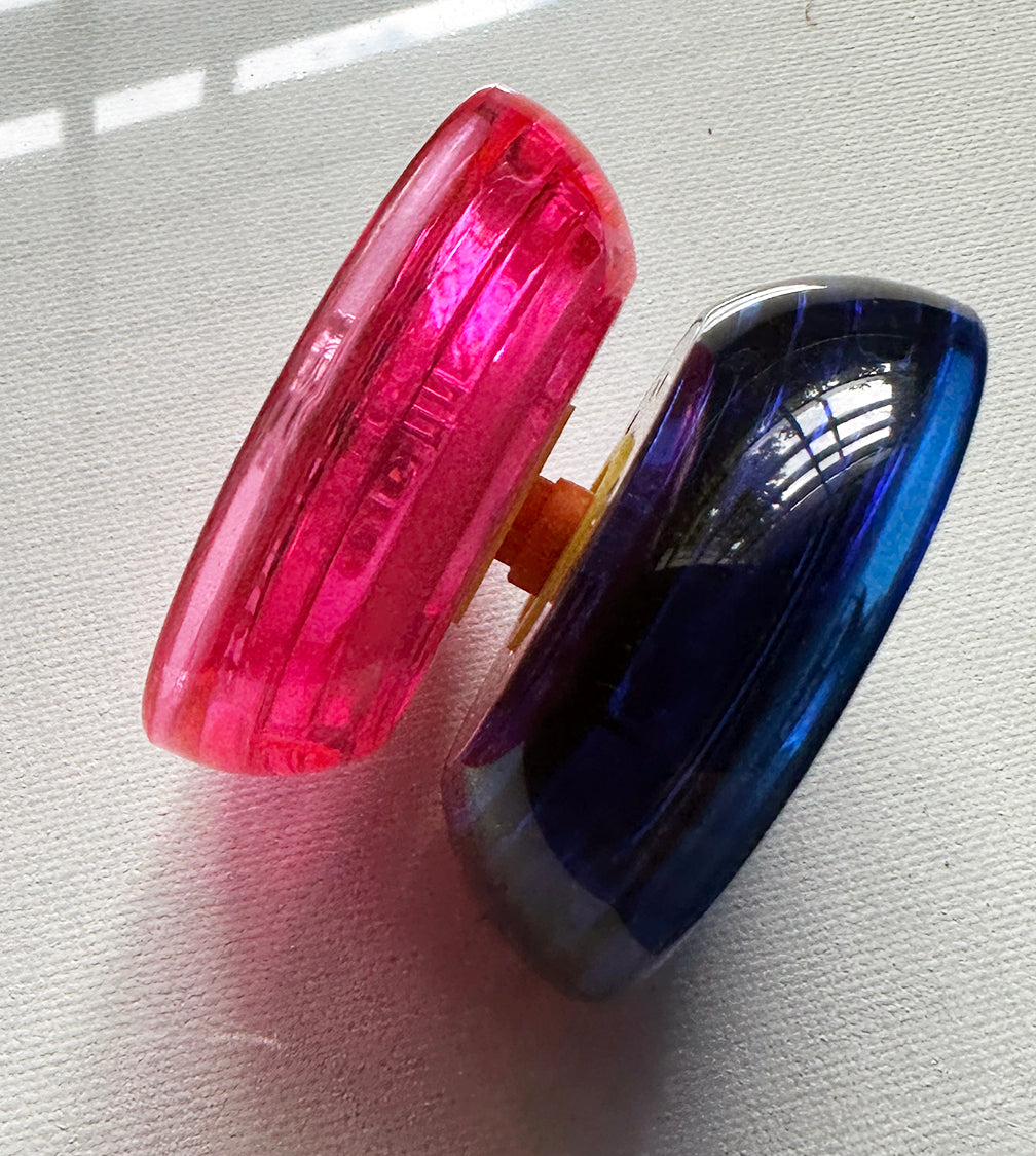 Vintage, Plastic Hyper Yo-Yo Hyper Cluster Wing 2010 Push Button — view 3
