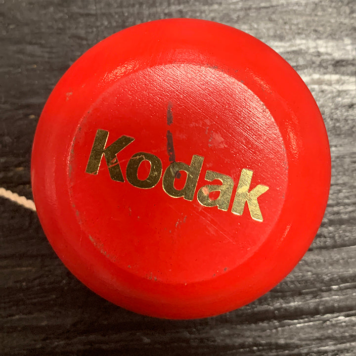 Vintage Smothers Brothers Y-Kodak Wooden Yo-Yo red good condition — view 2