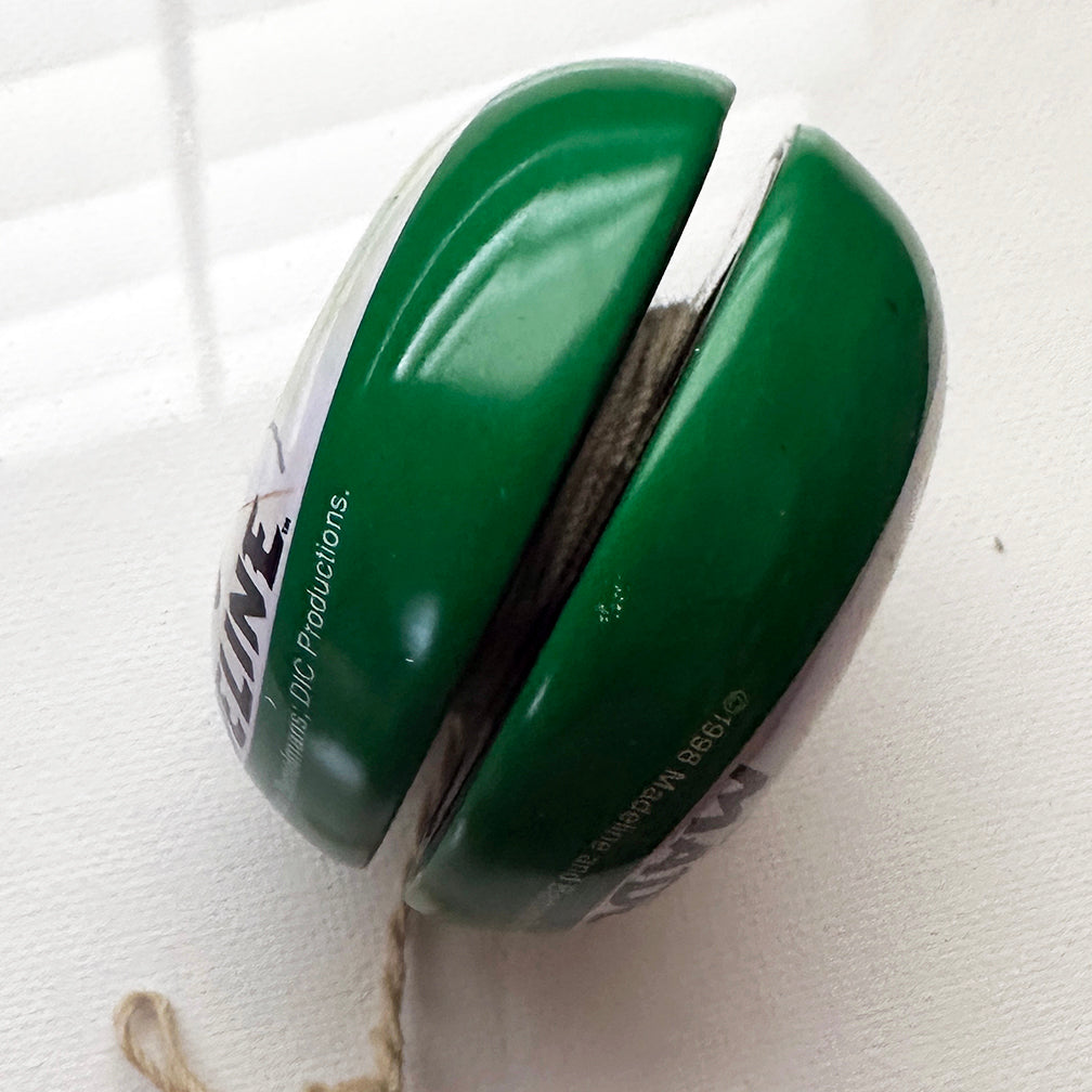 Collectable Vintage Madeline Tin Yo-Yo - Excellent condition — view 2