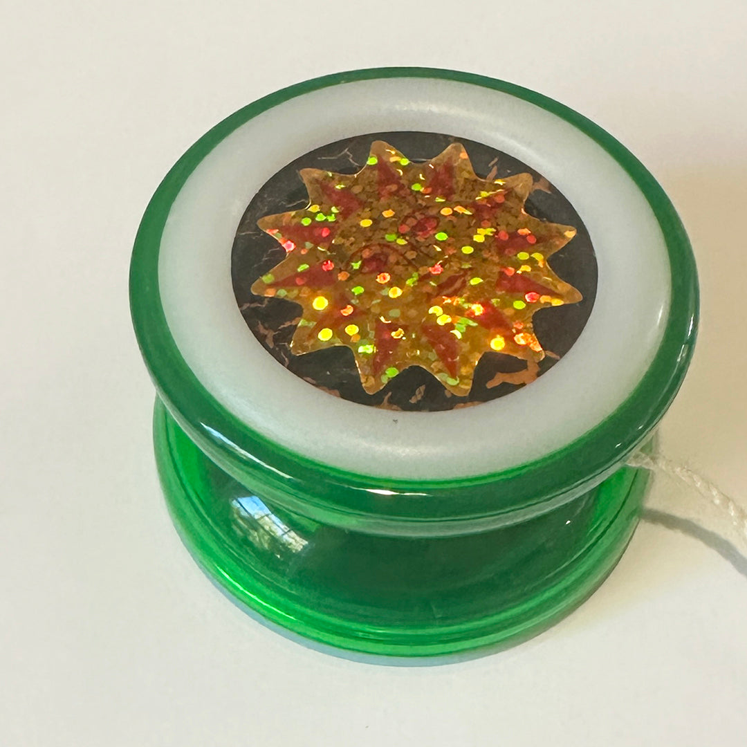 Vintage yo-yo - No markings, no idea what it is, plays nice — view 3