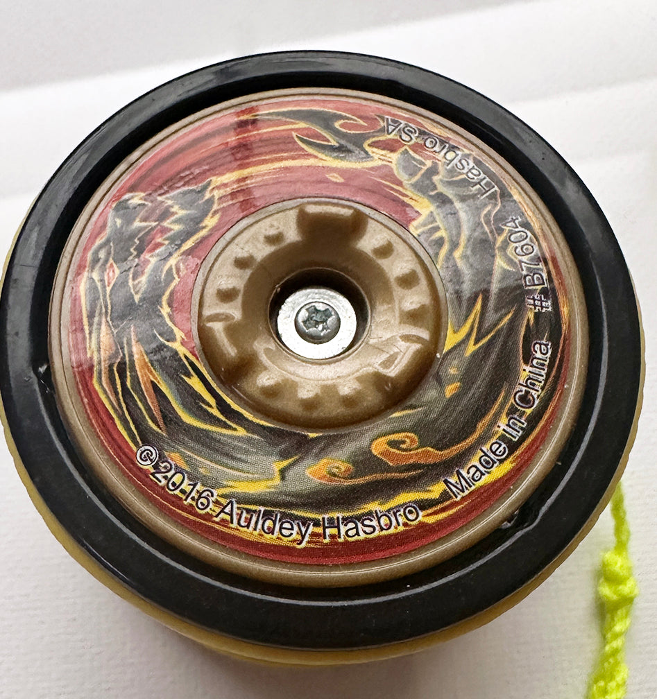 2016 Plastic Yo-Yo Audley/Hasbro Spinning Sides Cool Graphics very Good Condition