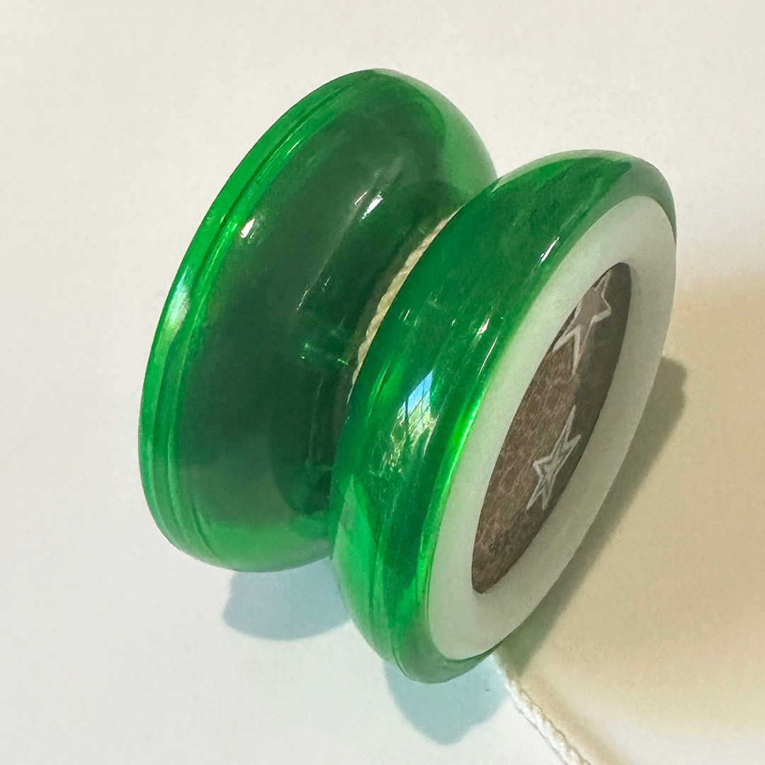 Vintage yo-yo - No markings, no idea what it is, plays nice — view 2