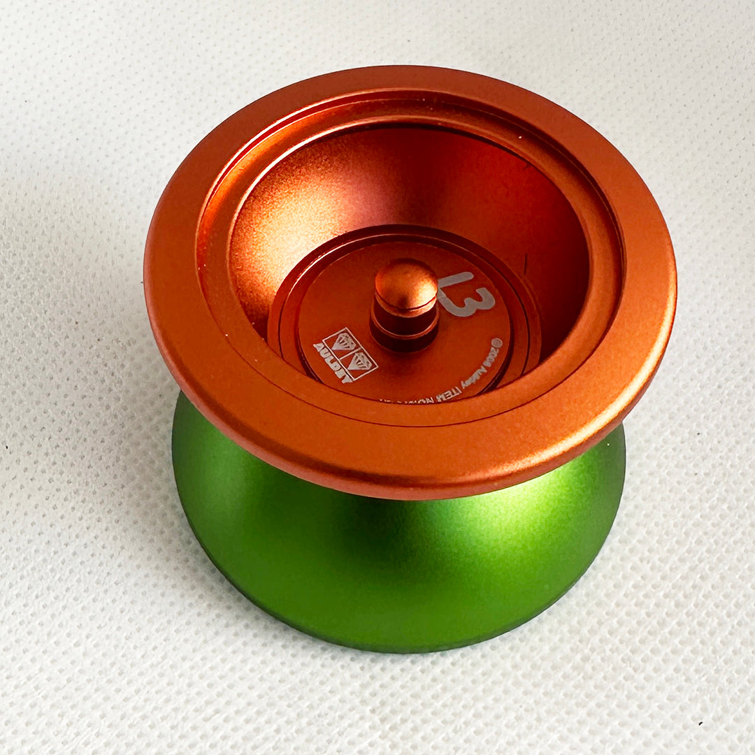 Audley L3 Aluminum Bearing yo-yo Excellent Condition Green/Orange — view 4