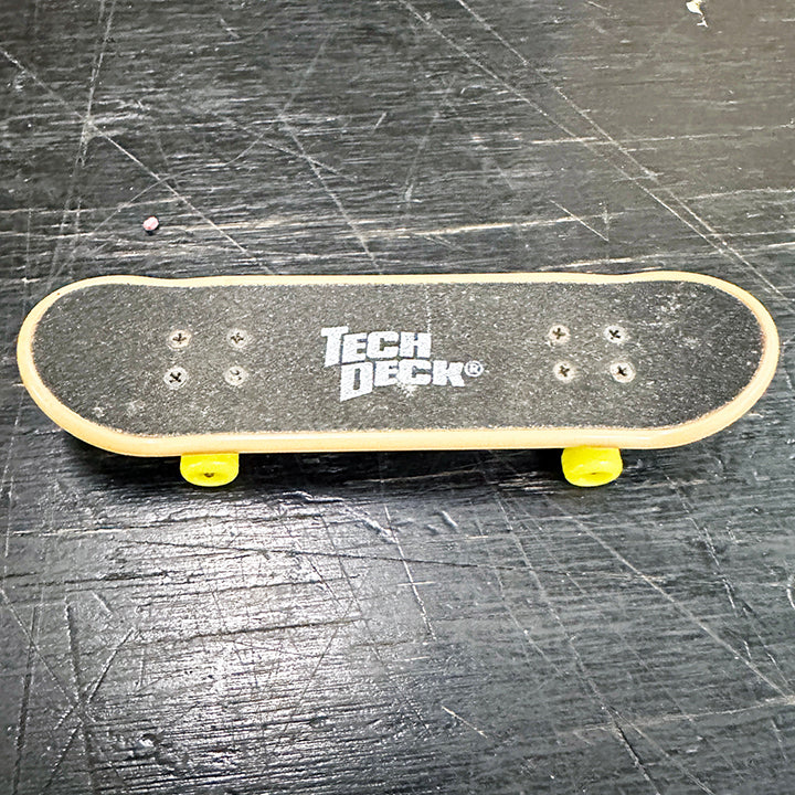Tek Deck World Industries mini Skateboard - Very Good condition — view 2
