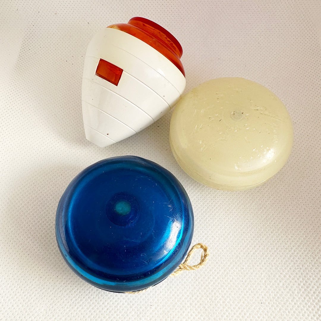 Lot of 3 Vintage Duncan Yo-yos and spin top. Fair condition. Glow, Top, Imperial — view 4