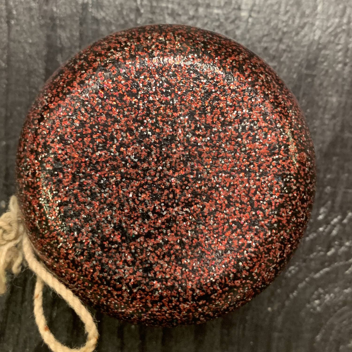 Vintage Fli-Back Wooden Championship Yo-Yo -Red Glitter 70s — view 2