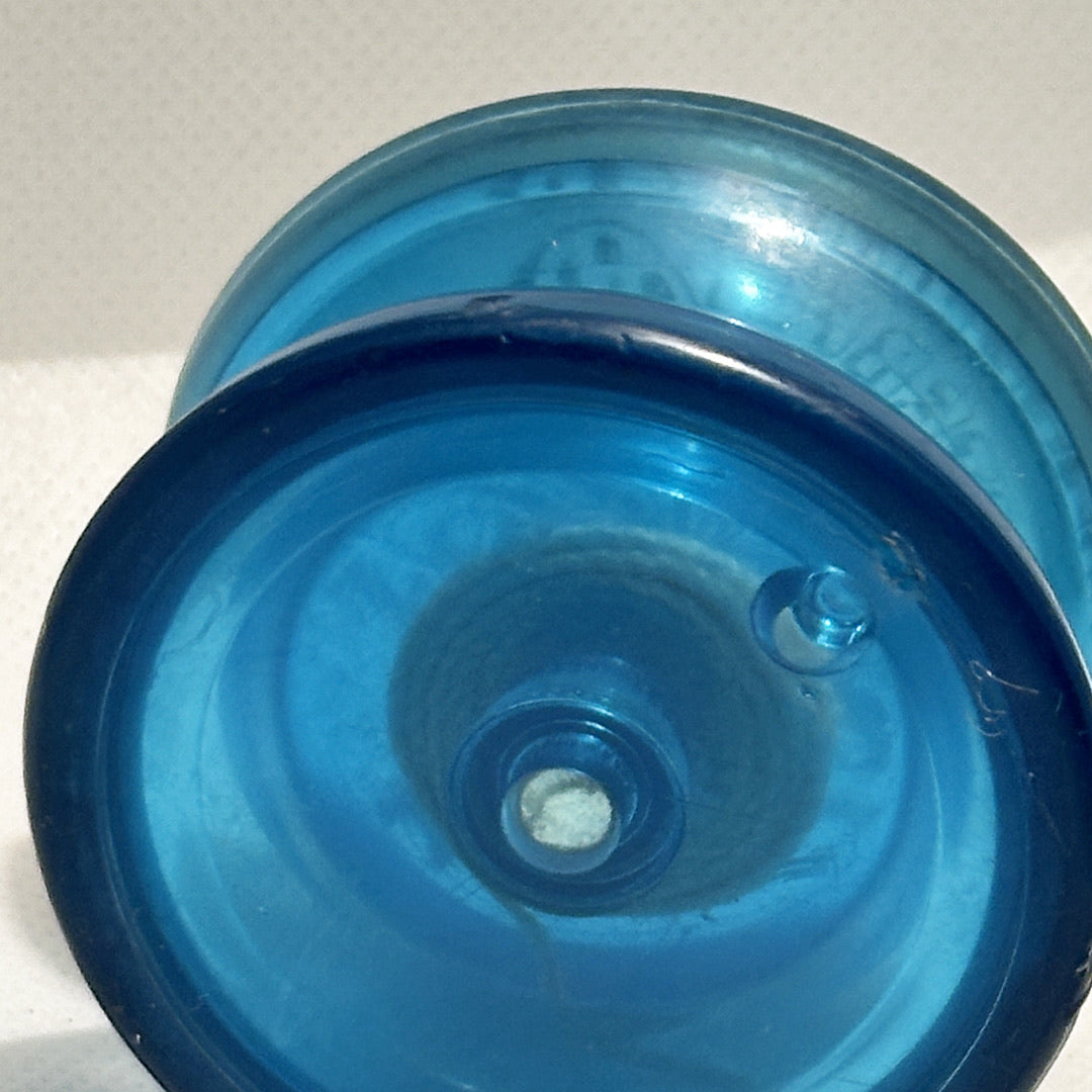 Vintage Duncan Butterfly Yo-Yo - Early 90s Translucent Blue Good Condition — view 3