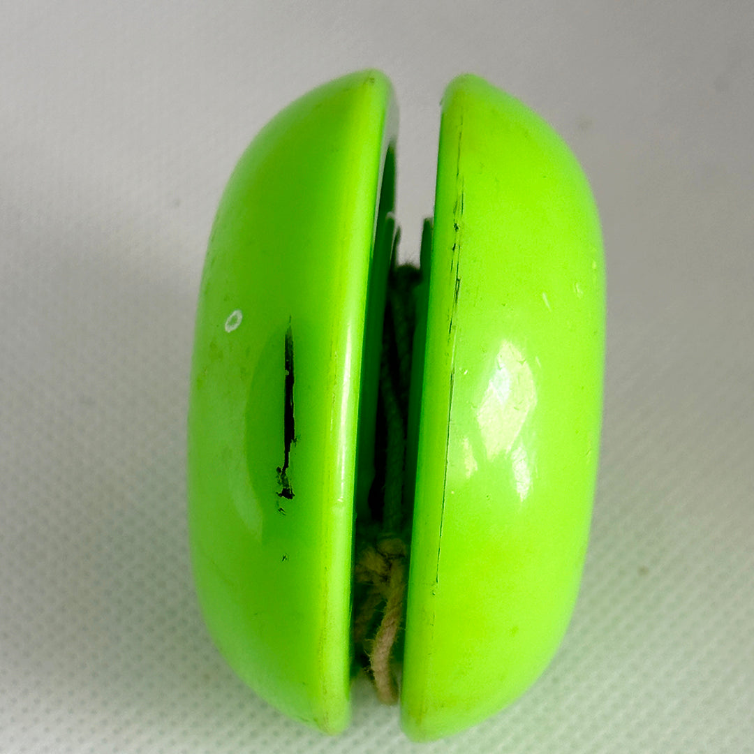 Vintage Duncan Green Neo Plastic Yo-Yos - Made in USA 90s Good/Fair Condition — view 2