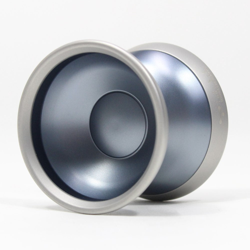 Yoyorecreation Tone Yo-Yo - Bi-metal - Czech technician Tony Šec Signature YoYo — view 4