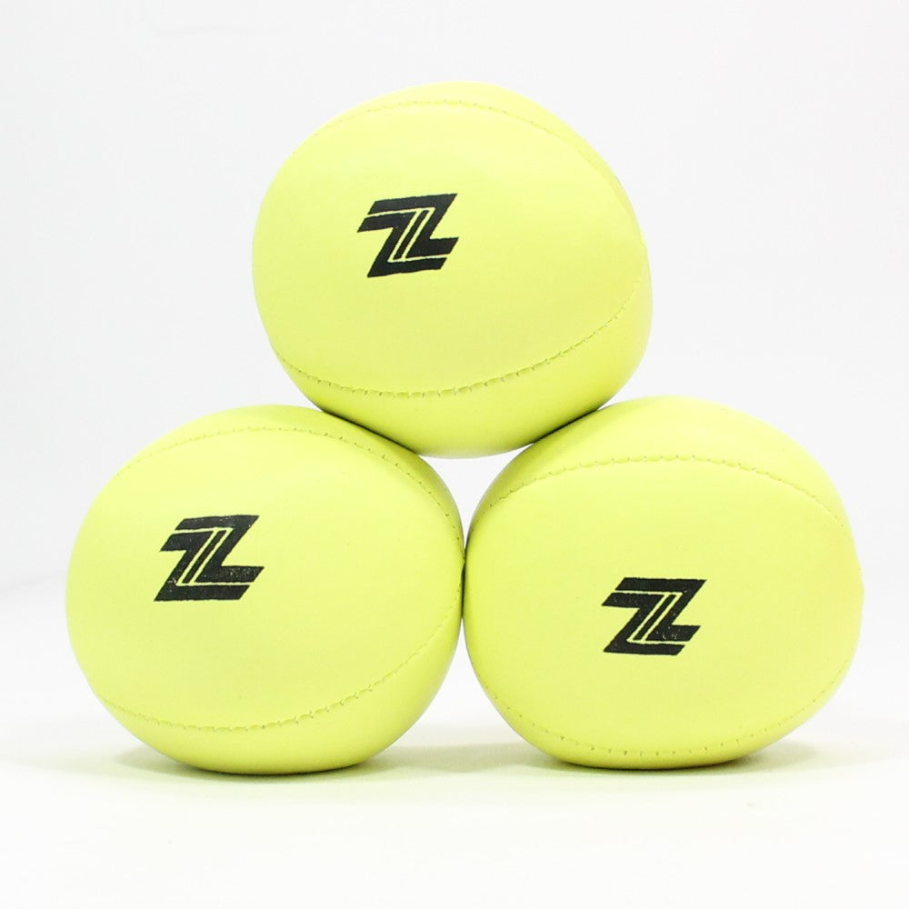 Zeekio Nova Juggling Ball Set - Stretch Bean Bag 4 Panel 120g Ball - Set of 3 Balls — view 7